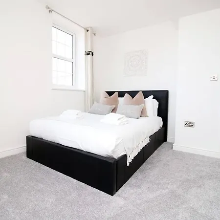 Hob House By Mia Living Free Parking
