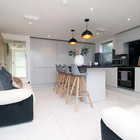 Hob House By Mia Living Free Parking