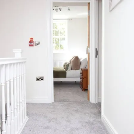 Hob House By Mia Living Free Parking