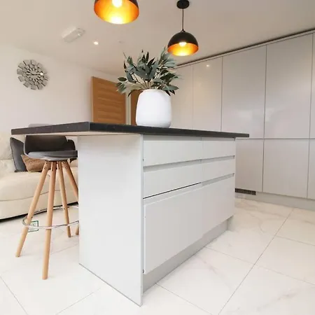 Hob House By Mia Living Free Parking